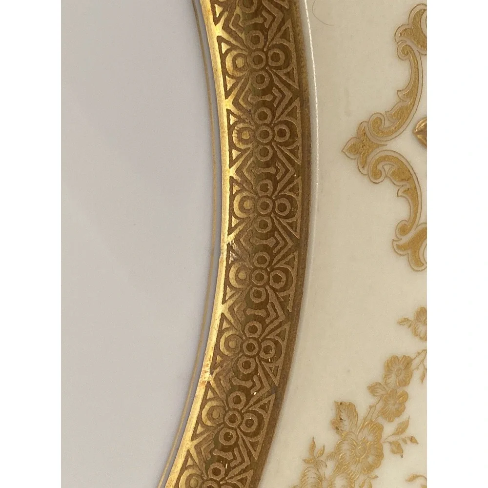 Antique Hutschenreuther Hohenberg Beautiful Intricate Ivory & Gold Plate 10.75